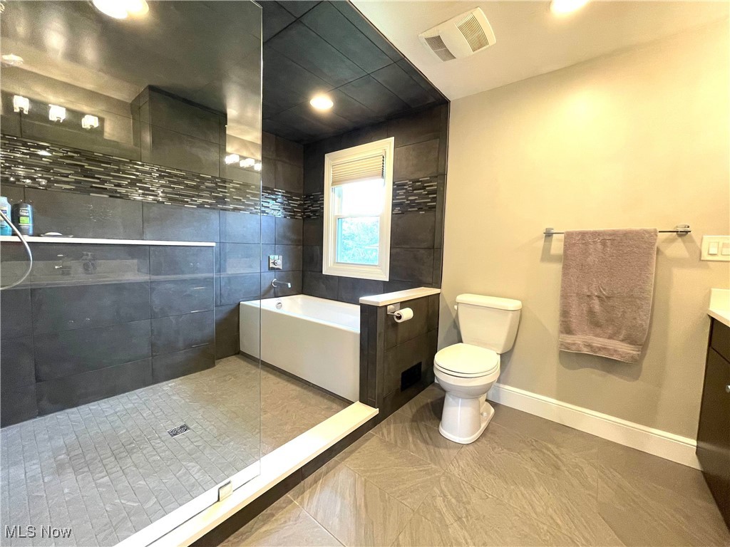 946 Brainard Road Cleveland, OH 44143 - Photo 11 of 31 Gallery Image 11
