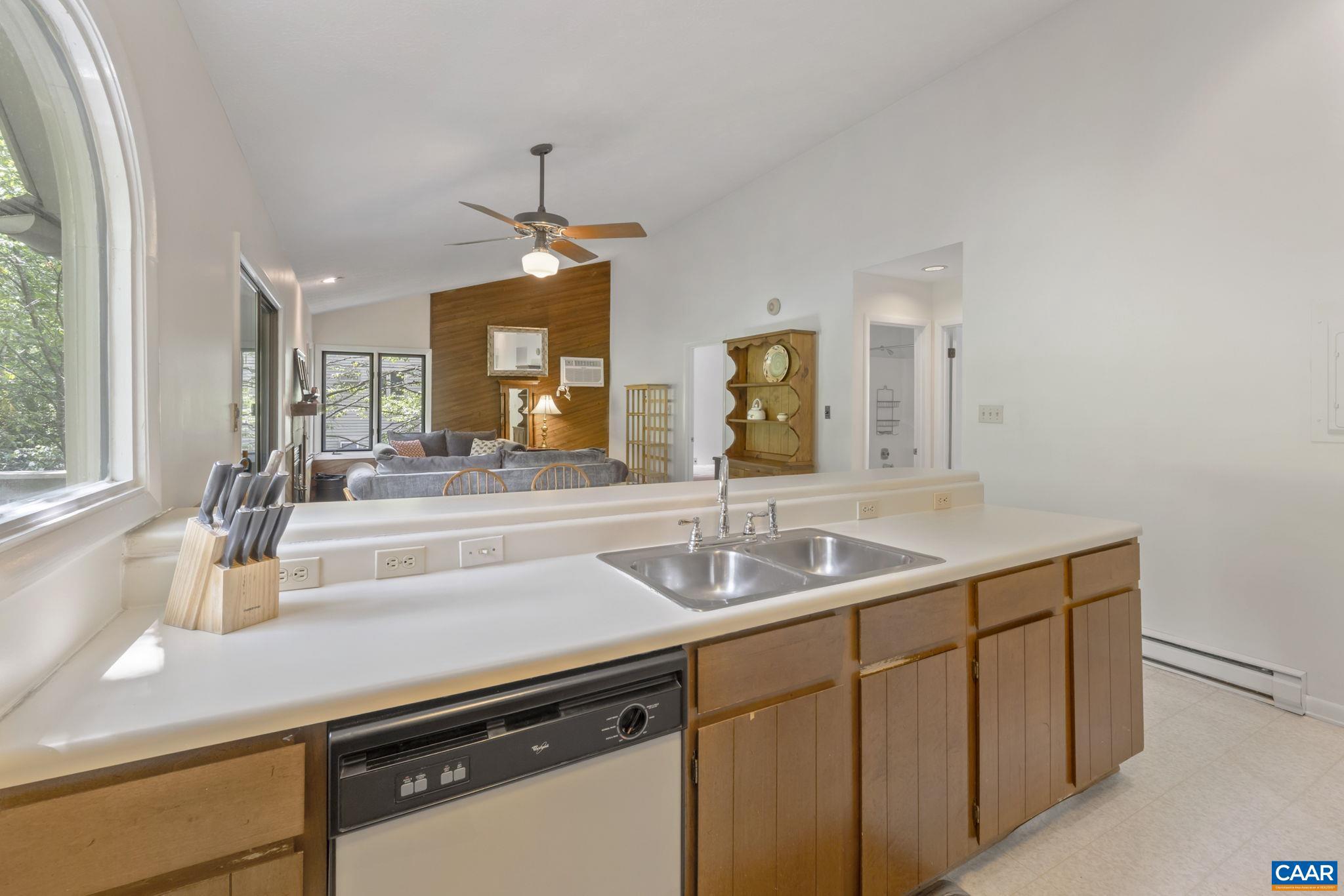 2212 Tanners Ridge Roseland, VA 22967 - Photo 5 of 32