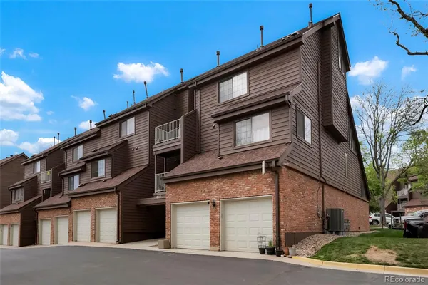 $288,000 | 832 South Vance Street, Unit F, Lakewood, CO 80226