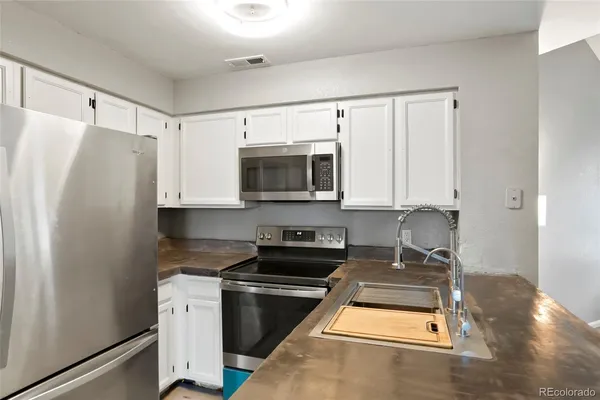 $288,000 | 832 South Vance Street, Unit F, Lakewood, CO 80226