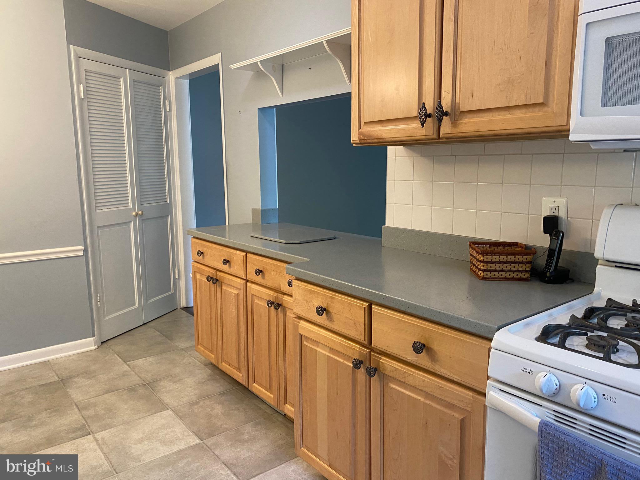 113 Sunnybrook Road Cherry Hill, NJ 08034 - Photo 4 of 22 Gallery Image 4