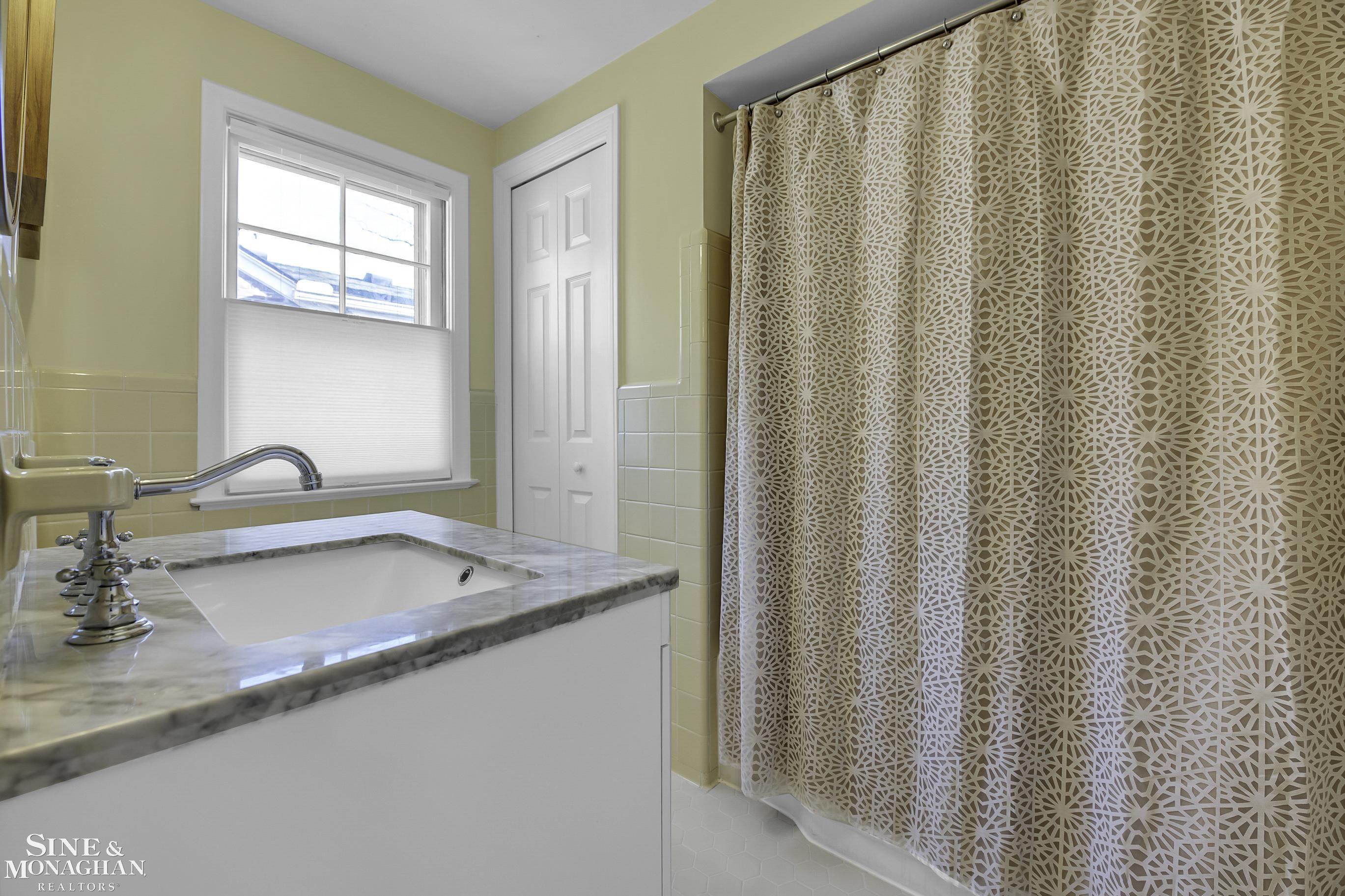 1709 Prestwick Road Grosse Pointe Woods, MI 48236 - Photo 22 of 36