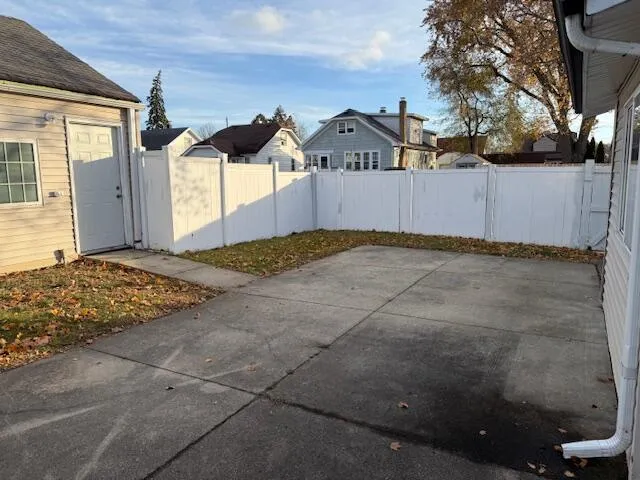 $160,000 | 1602 76th Street, Kenosha, WI 53143