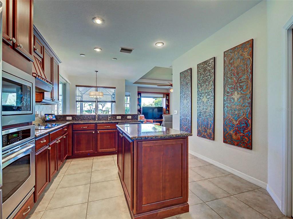 12082 Granite Woods Loop Venice, FL 34292 - Photo 15 of 87