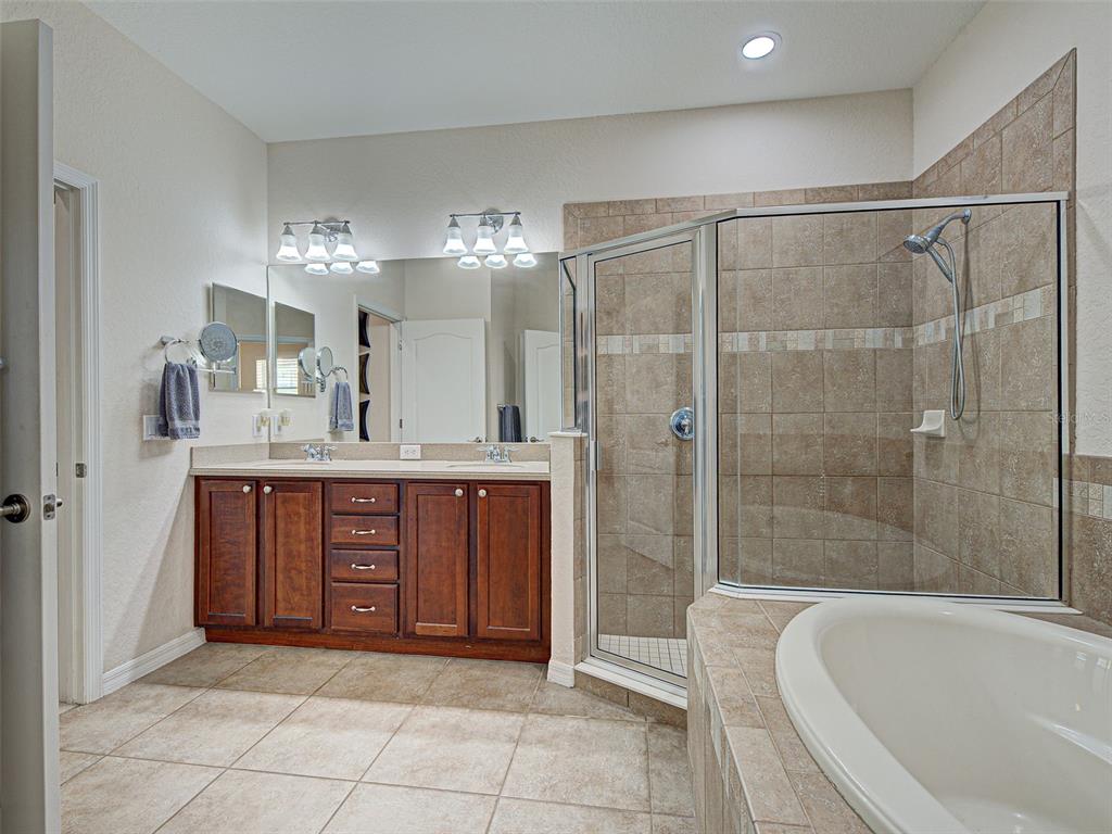 12082 Granite Woods Loop Venice, FL 34292 - Photo 44 of 87