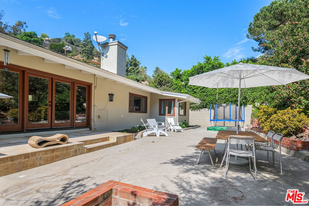 2066 Roscomare Road Los Angeles, CA 90077 - Photo 17 of 20