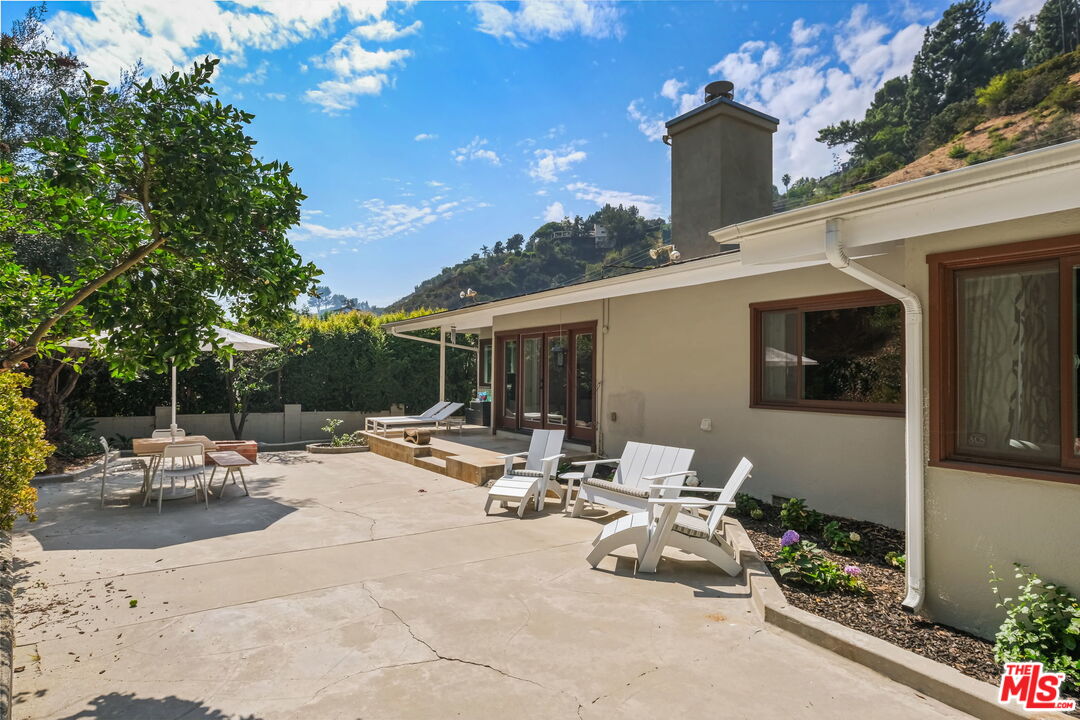 2066 Roscomare Road Los Angeles, CA 90077 - Photo 18 of 20