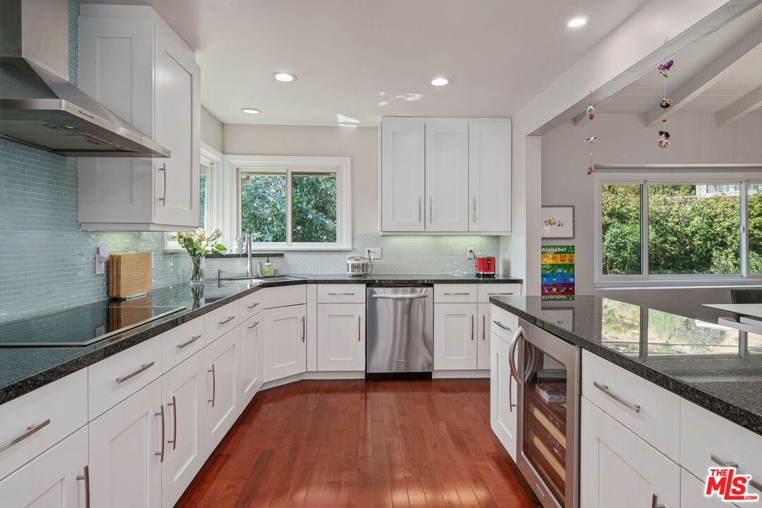 2066 Roscomare Road Los Angeles, CA 90077 - Photo 6 of 20