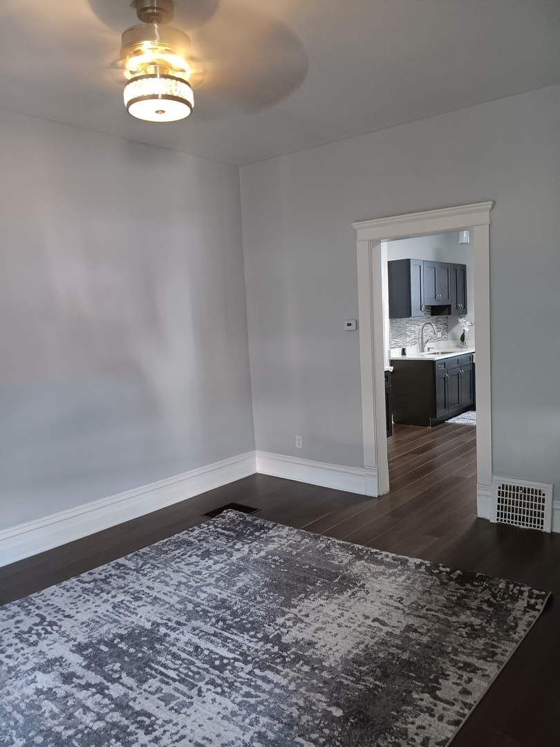 6834 South Carpenter Street Chicago, IL 60621 - Photo 4 of 18 Gallery Image 4