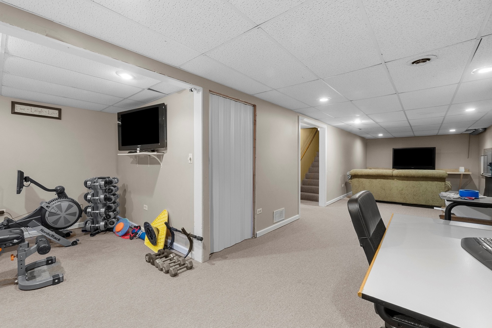 808 Stonegate Road New Lenox, IL 60451 - Photo 18 of 24 a view of a room with gym equipment