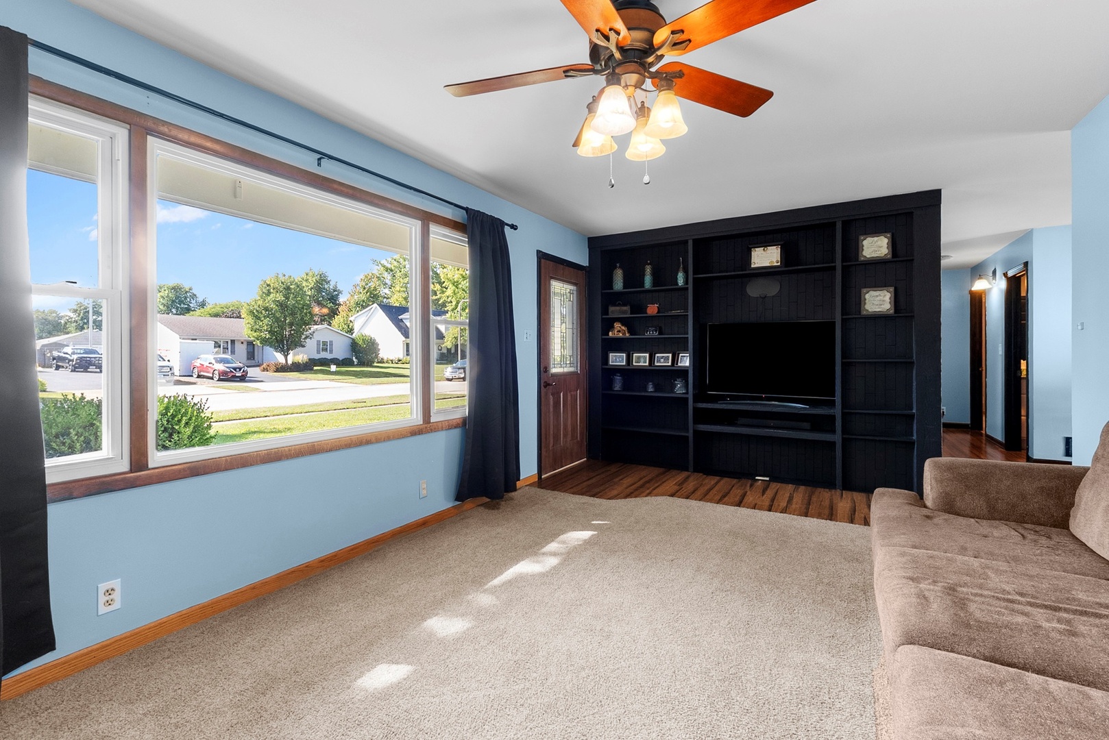 808 Stonegate Road New Lenox, IL 60451 - Photo 3 of 24 a view of an empty room with a window
