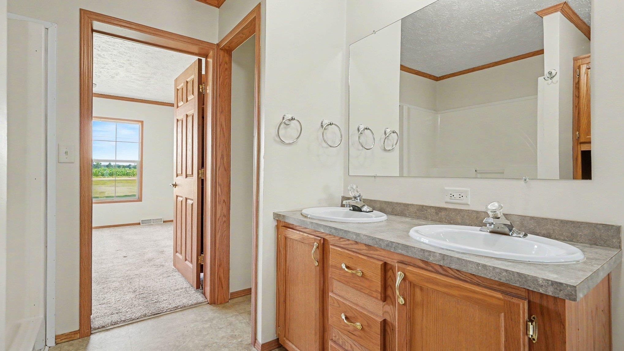 3895 West Broomfield Road Mount Pleasant, MI 48858 - Photo 12 of 34