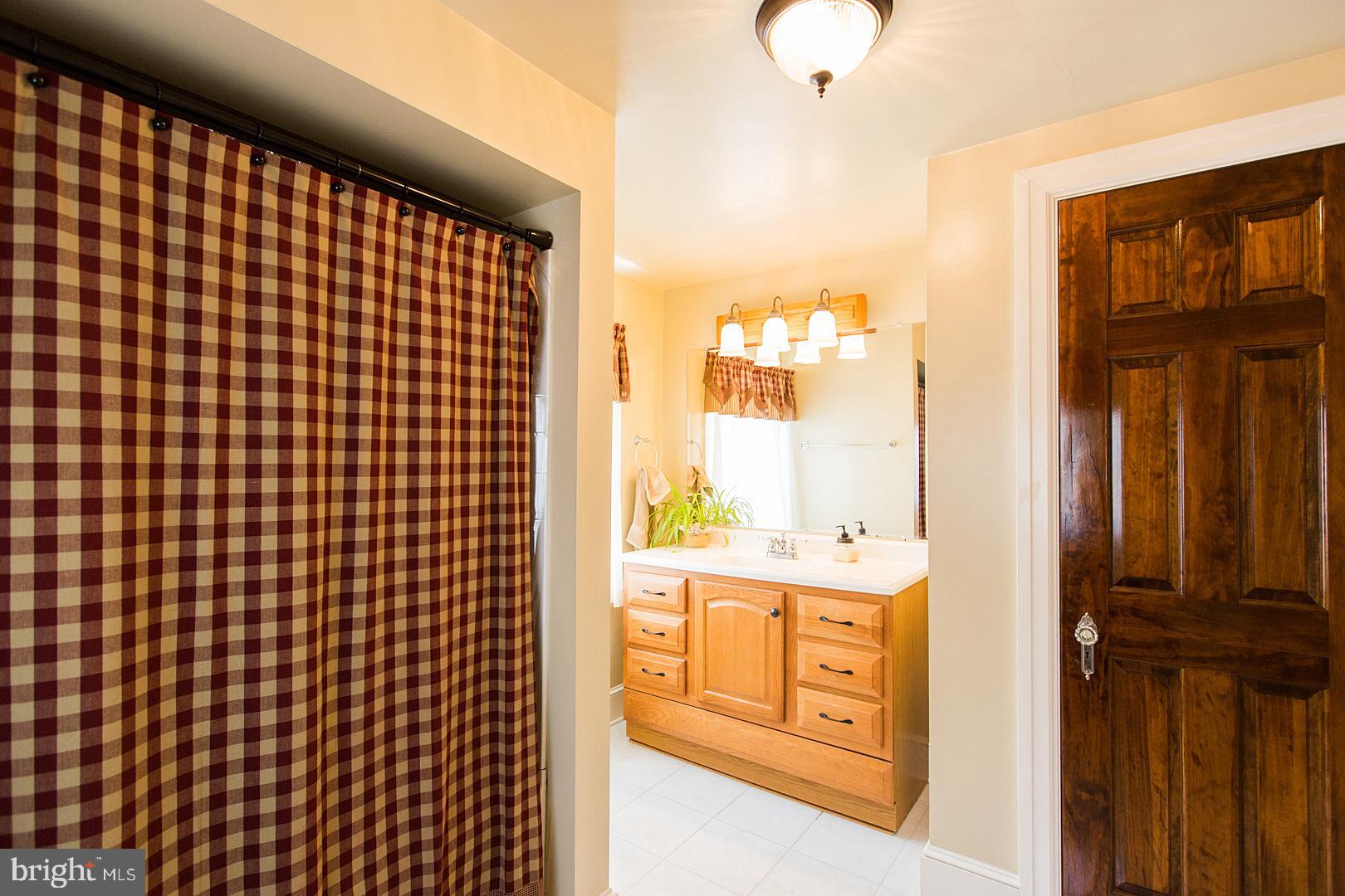 1459 Rohrerstown Road Lancaster, PA 17601 - Photo 35 of 43 Bath