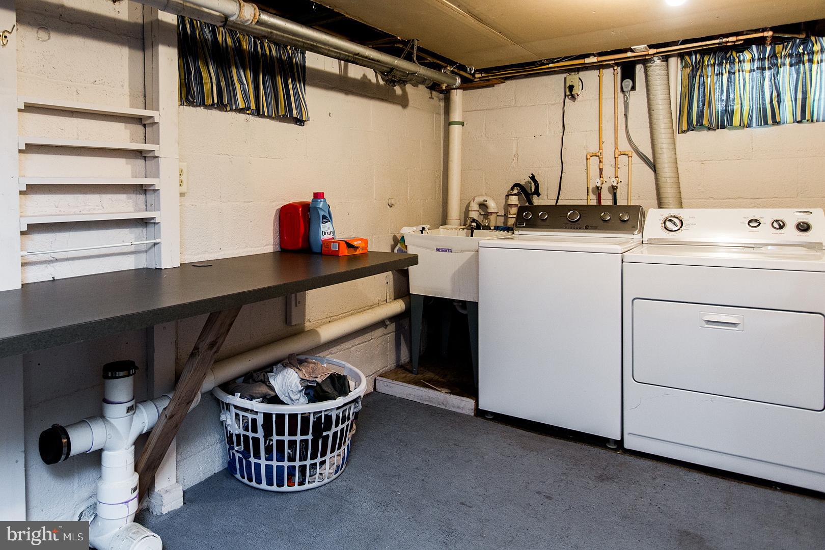 1459 Rohrerstown Road Lancaster, PA 17601 - Photo 38 of 43 Laundry