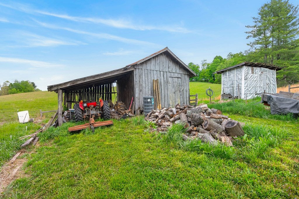 622 Soapstone Road Galax, VA 24333 - Photo 59 of 68 Gallery Image 59