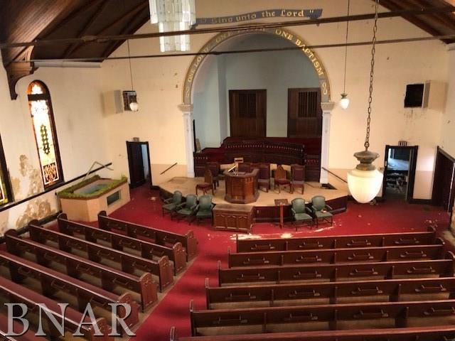 525 North Church Street Decatur, IL 62522 - Photo 14 of 15 a table with chairs and a stove