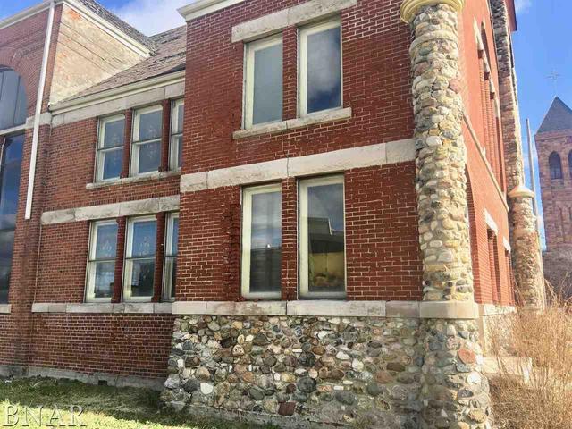 525 North Church Street Decatur, IL 62522 - Photo 8 of 15 front view of a building