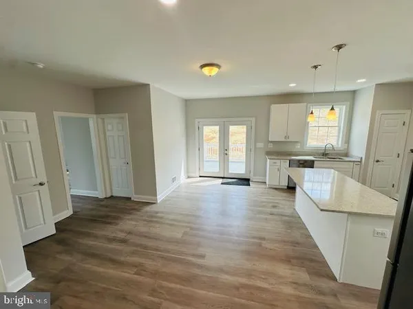 $3,100 | 1260 Elm Street, Front Royal, VA 22630