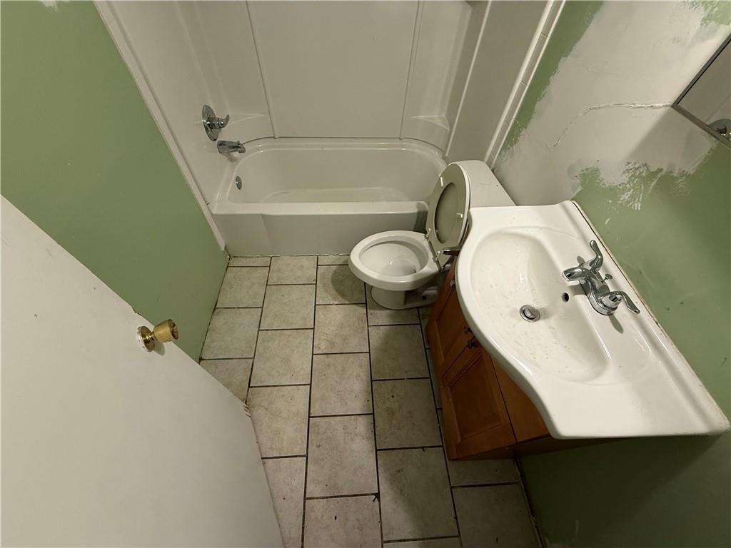 5008 Spring Street Kansas City, MO 64133 - Photo 17 of 36