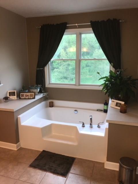 137 McCreight Road Shelocta, PA 15774 - Photo 10 of 21 Master Bathroom