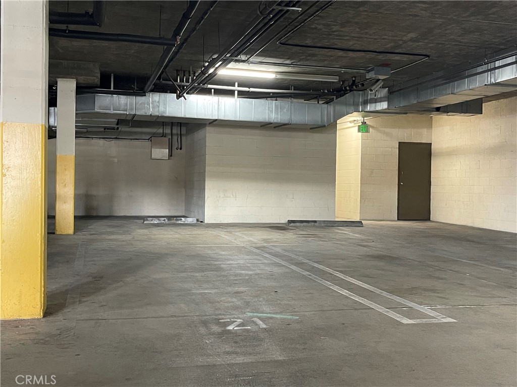 6800 Corbin Avenue Reseda, CA 91335 - Photo 27 of 37 a view of garage