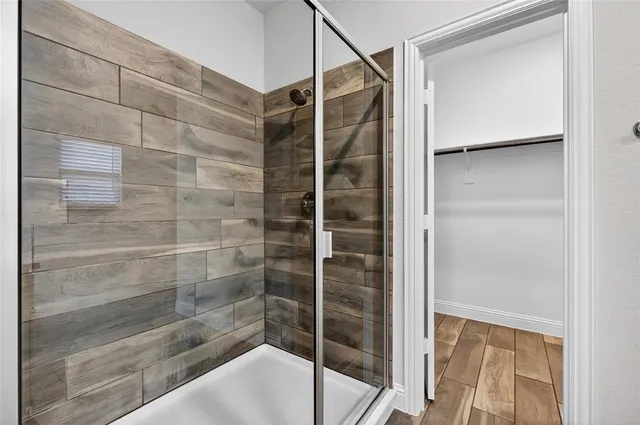 $342,500 | 627 North Preston Avenue, Van Alstyne, TX 75495