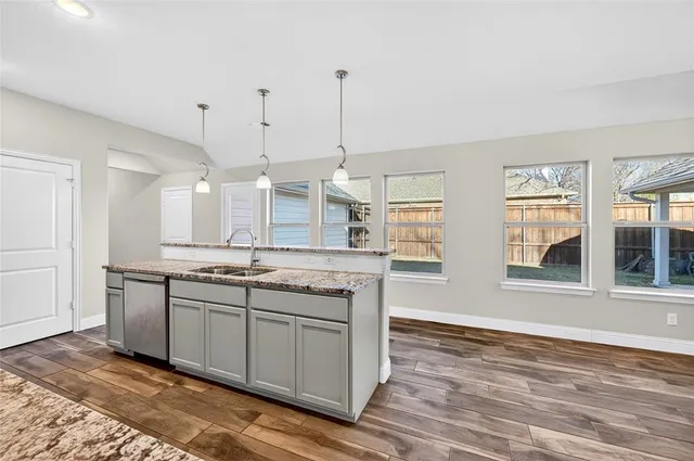 $342,500 | 627 North Preston Avenue, Van Alstyne, TX 75495