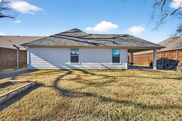 $342,500 | 627 North Preston Avenue, Van Alstyne, TX 75495