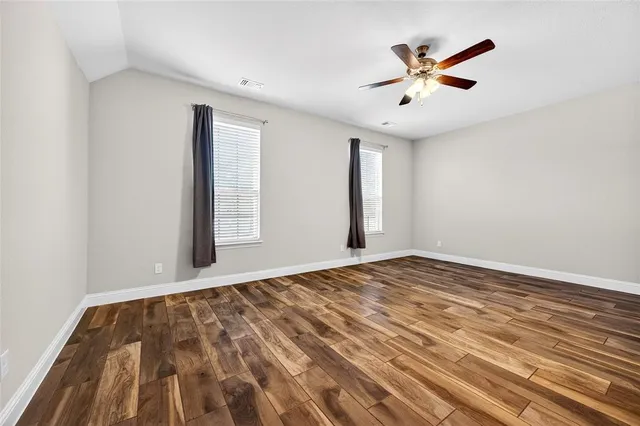 $342,500 | 627 North Preston Avenue, Van Alstyne, TX 75495