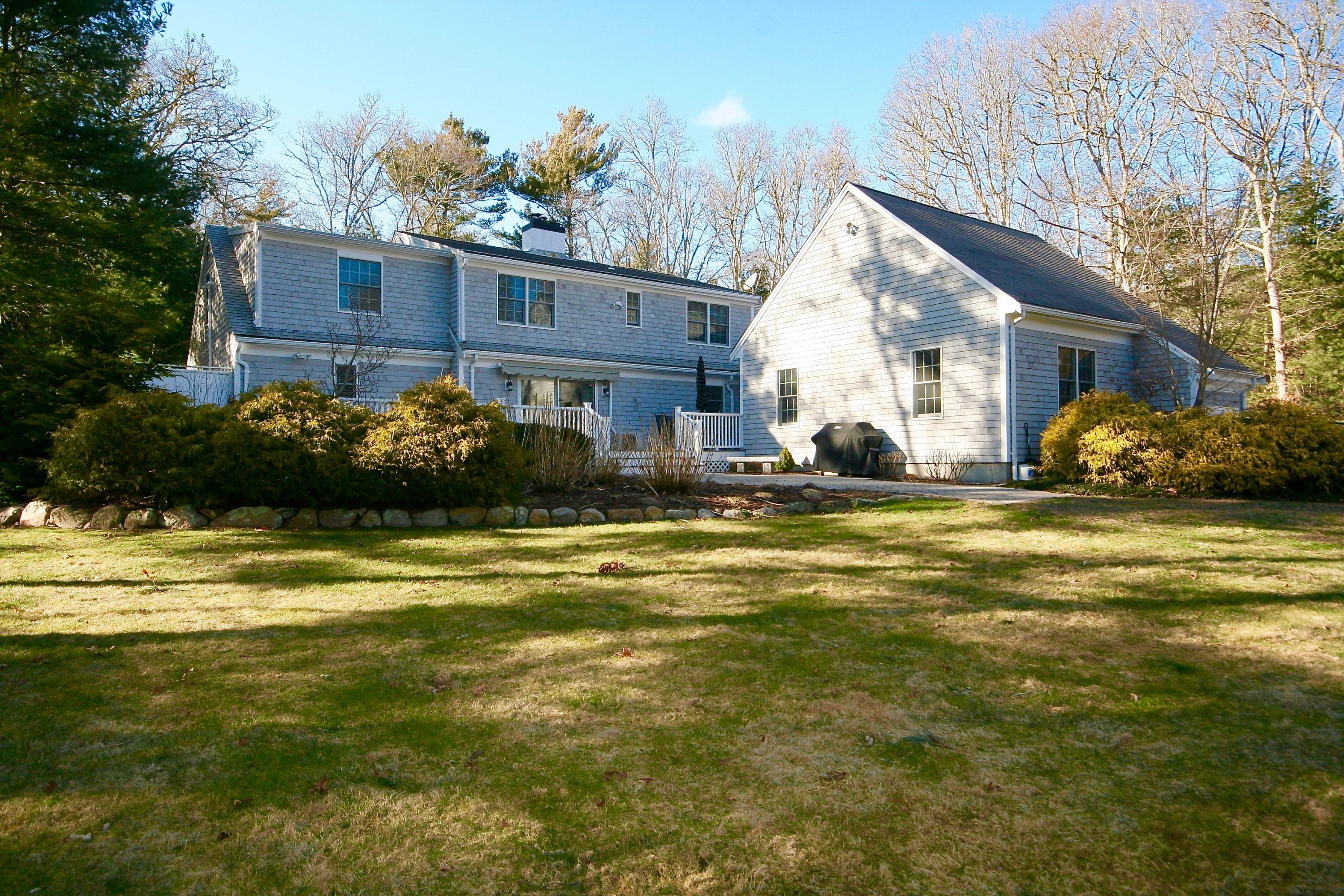 29 Kettle Hole Road Falmouth, MA 02540 - Photo 3 of 32 IMG_2241 (1)