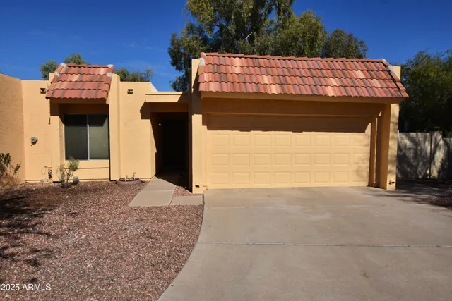 $1,900 | 5301 South Mitchell Drive, Tempe, AZ 85283