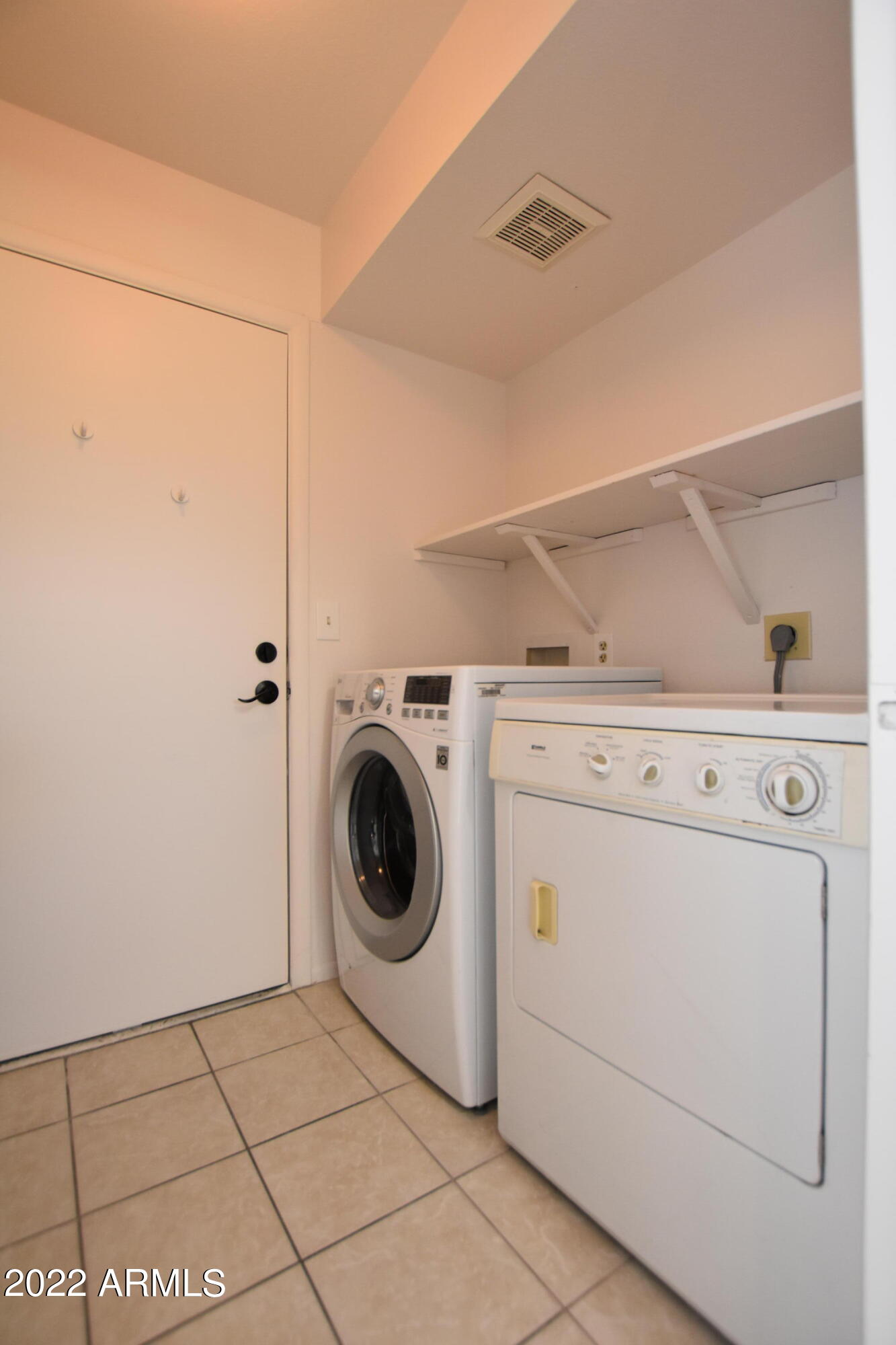 5301 South Mitchell Drive Tempe, AZ 85283 - Photo 18 of 21 Washer and Dryer