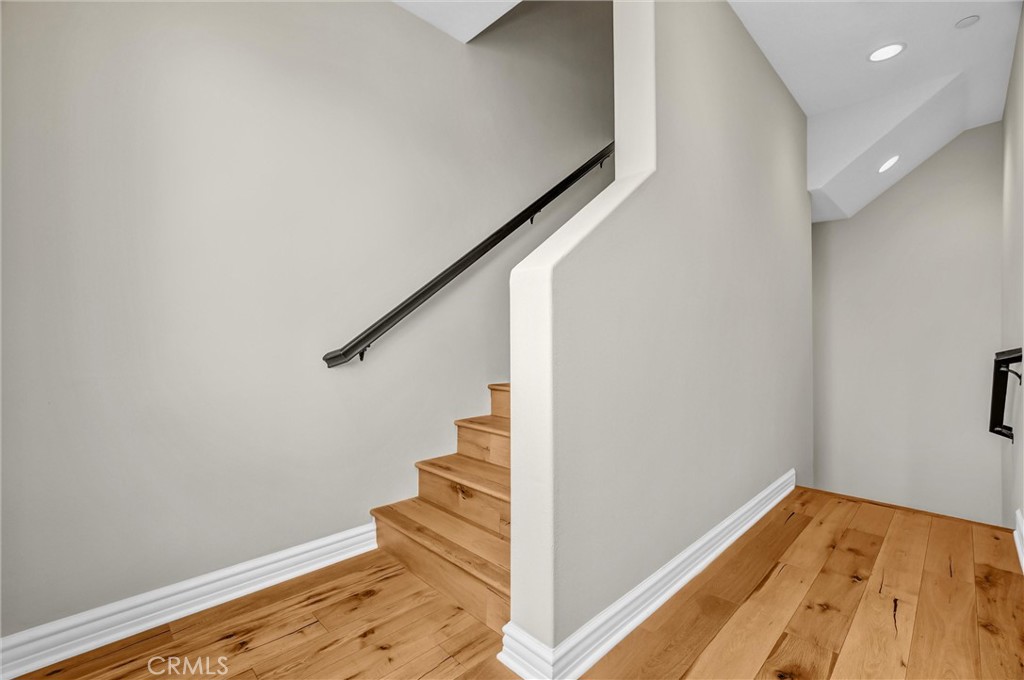 1041 Lime Tree Place Fullerton, CA 92833 - Photo 29 of 39 2nd Floor Landing Area