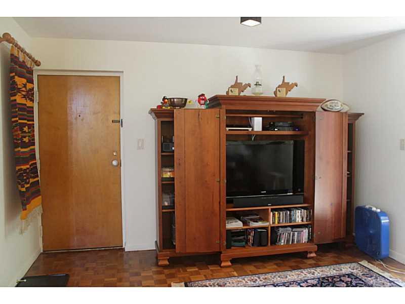 5222 Fifth Avenue, Unit B Pittsburgh, PA 15232 - Photo 3 of 14 Living Room.