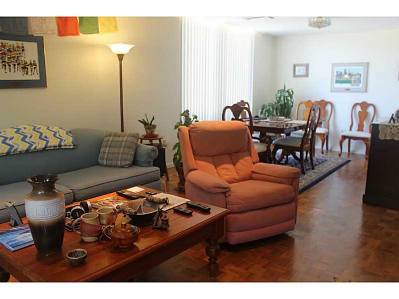5222 Fifth Avenue, Unit B Pittsburgh, PA 15232 - Photo 4 of 14 Living Room.