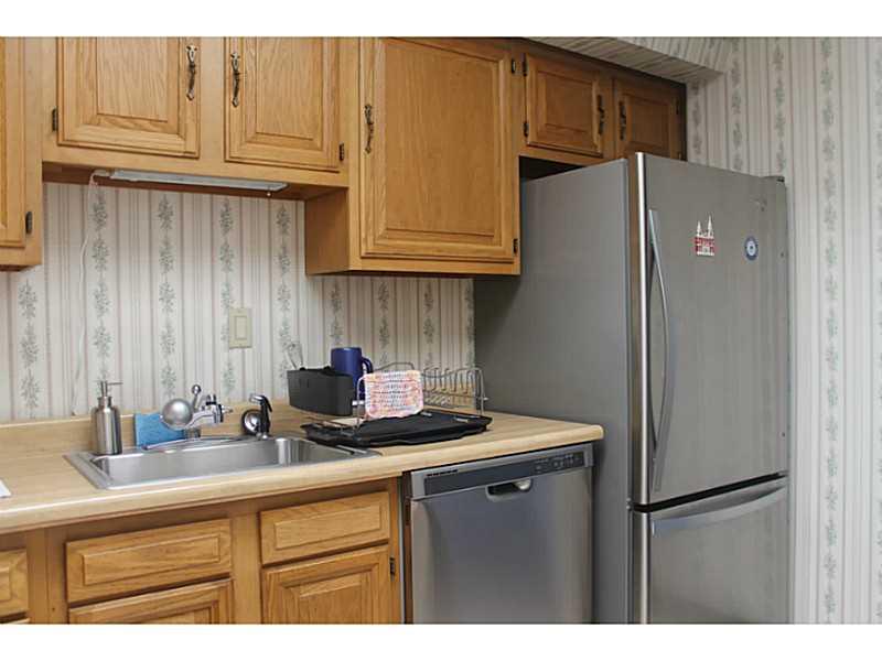 5222 Fifth Avenue, Unit B Pittsburgh, PA 15232 - Photo 6 of 14 Kitchen.