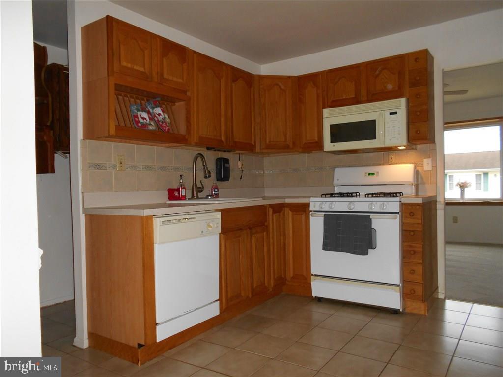 24 West Thames Road Tuckerton, NJ 08087 - Photo 3 of 24