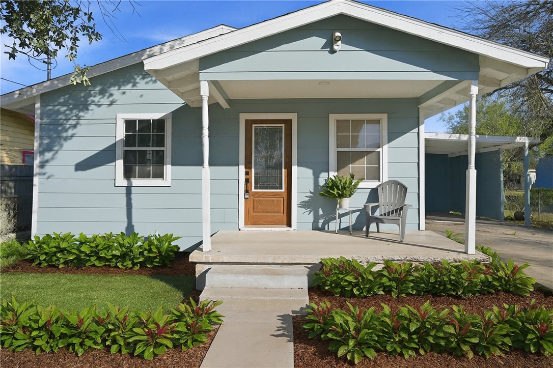 109 Dewey Avenue Alice, TX 78332 - Photo 1 of 28 Landscape is digitally enhanced