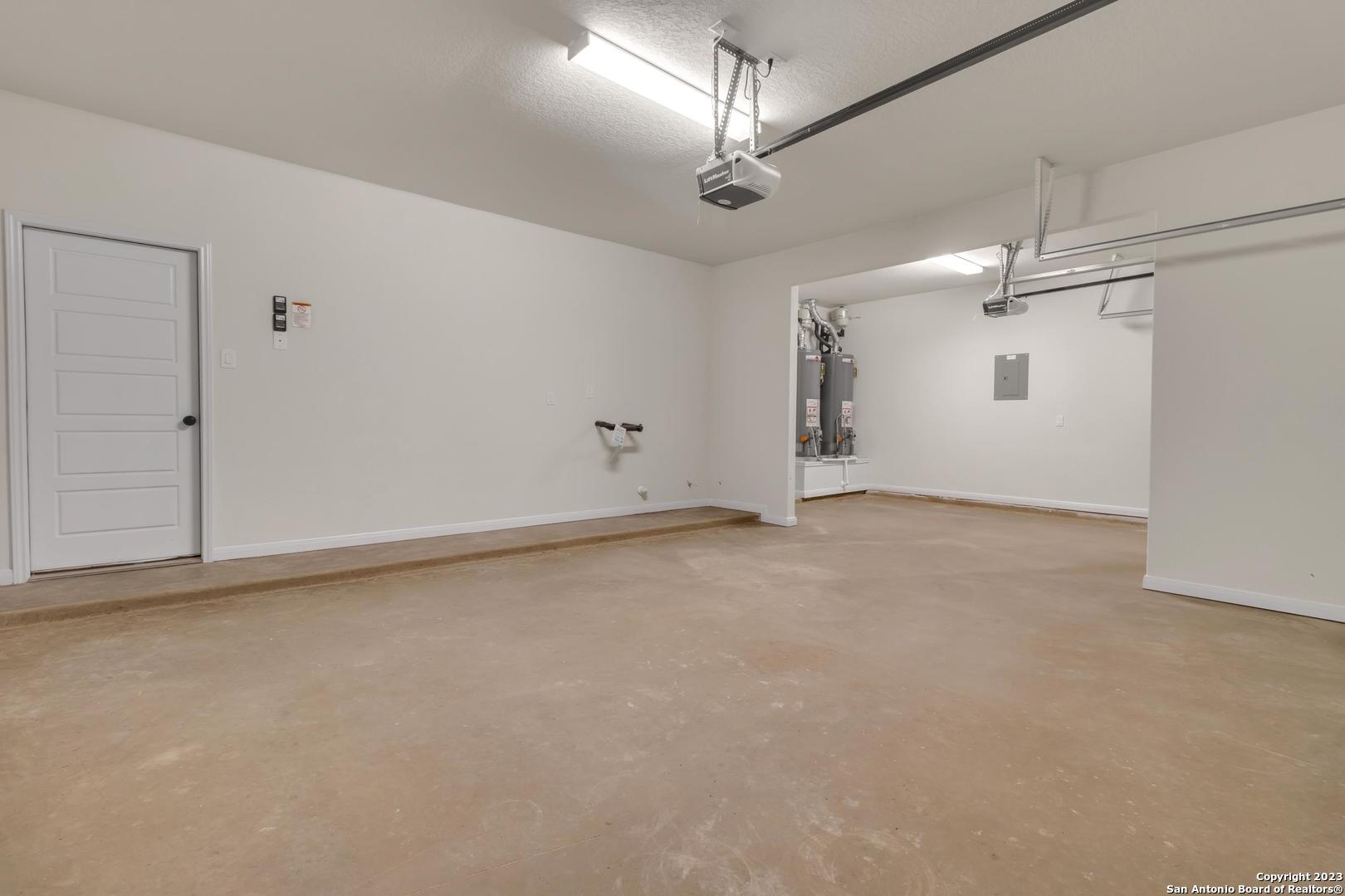 104 Matador Boerne, TX 78006 - Photo 26 of 33 en empty room with ceiling fan and window