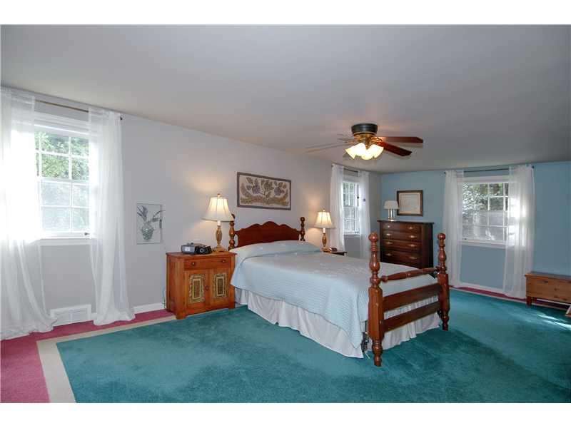 20 Thornridge Road Pittsburgh, PA 15237 - Photo 16 of 24 Master Bedroom. Generous sized. Three large closets and private bath