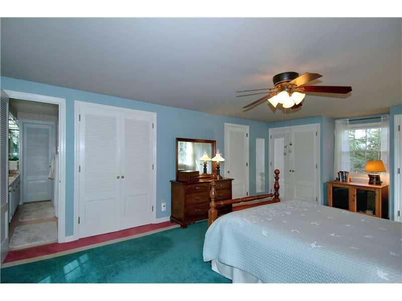 20 Thornridge Road Pittsburgh, PA 15237 - Photo 17 of 24 Master Bedroom. Bedroom looking into bath