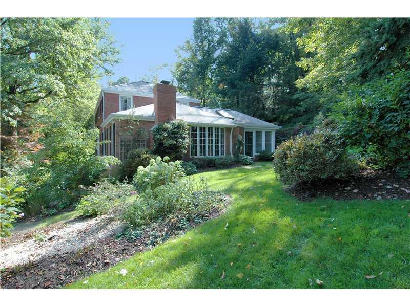 20 Thornridge Road Pittsburgh, PA 15237 - Photo 23 of 24 Other. Side yard facing family room and sunroom