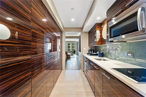 $439,000 | 551 North Fort Lauderdale Beach Boulevard, Unit H1406, Fort Lauderdale, FL 33304