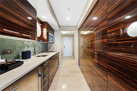 $439,000 | 551 North Fort Lauderdale Beach Boulevard, Unit H1406, Fort Lauderdale, FL 33304