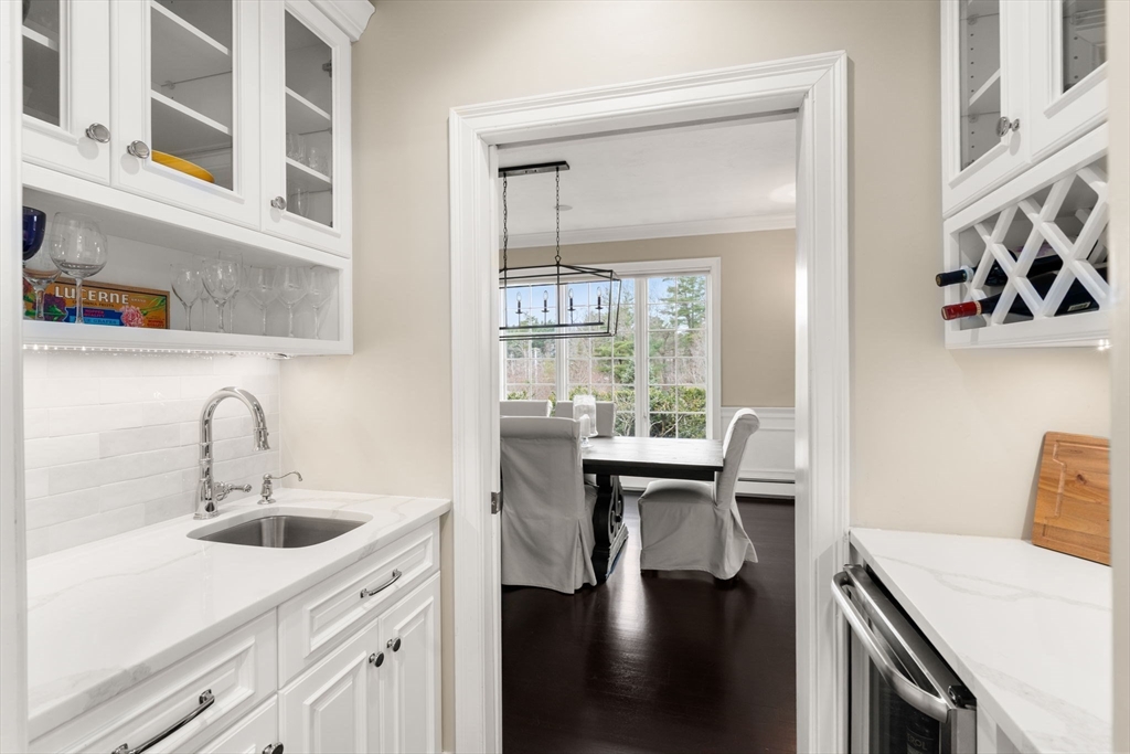 7 Pettees Pond Lane Walpole, MA 02081 - Photo 7 of 40