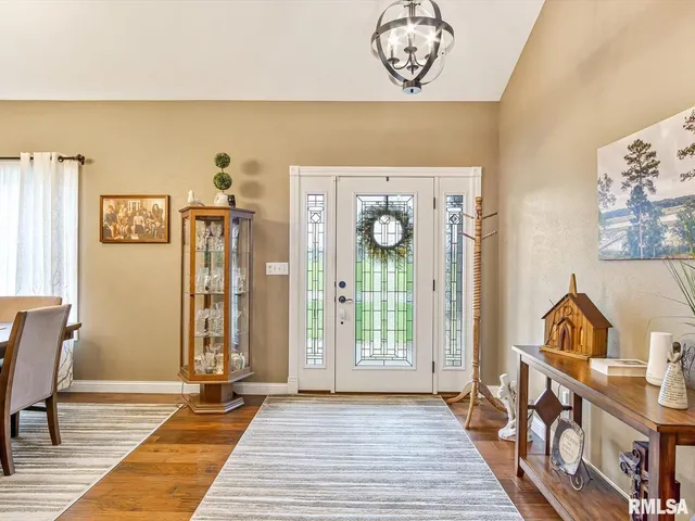 $525,000 | 432 Indian Trail, Pinckneyville, IL 62274