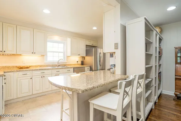 $329,900 | 52 Wildwood Lane, Jackson, TN 38301