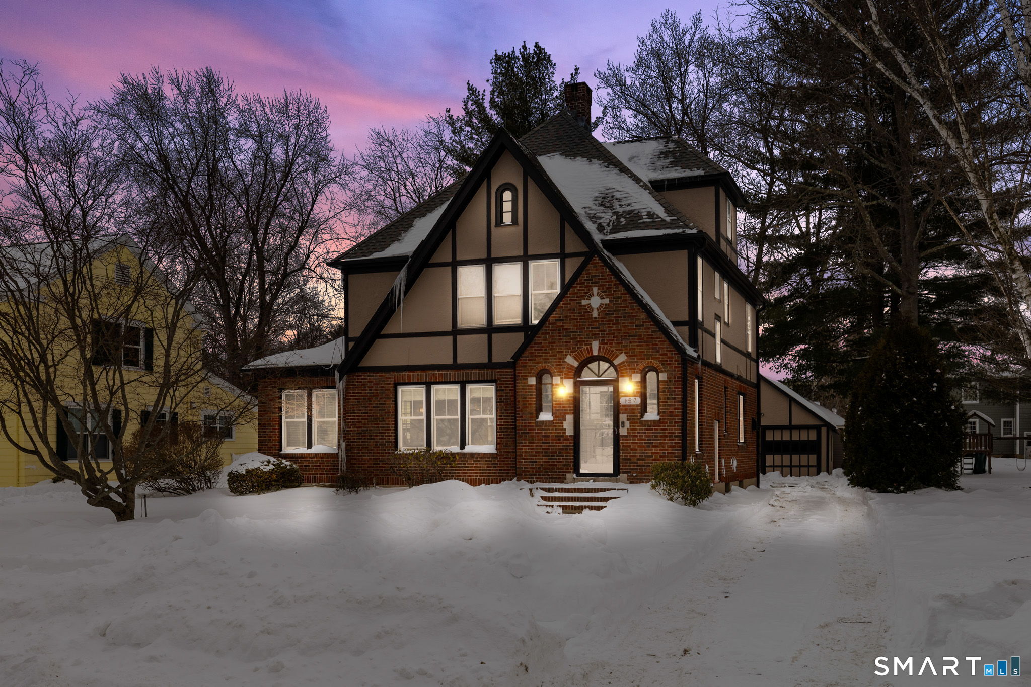 157 Four Mile Road West Hartford, CT 06107 - Photo 4 of 35