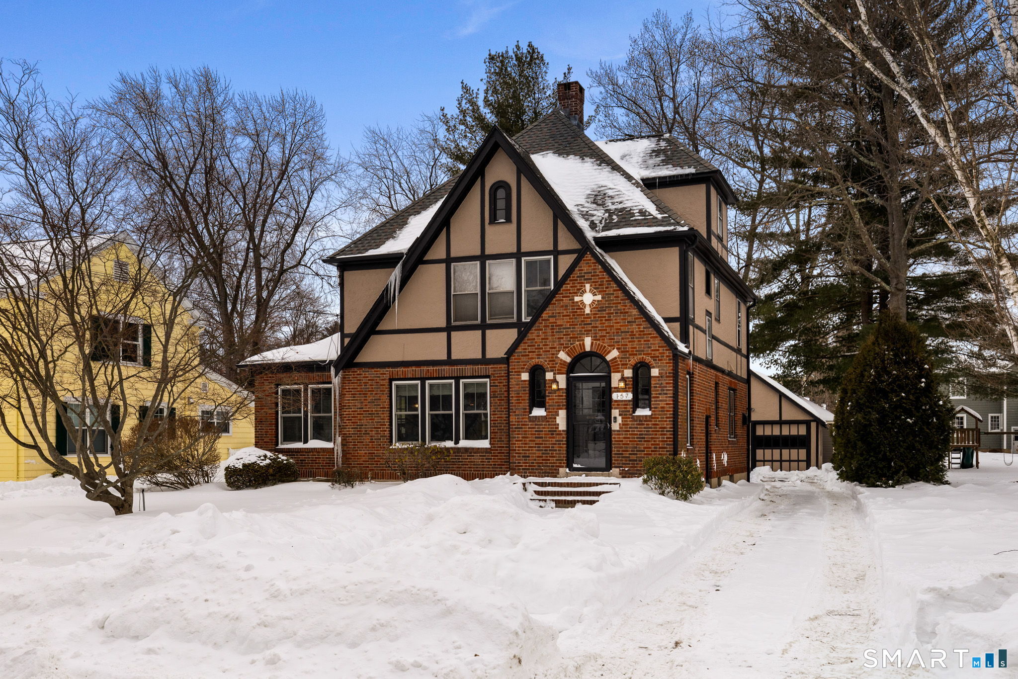 157 Four Mile Road West Hartford, CT 06107 - Photo 5 of 35