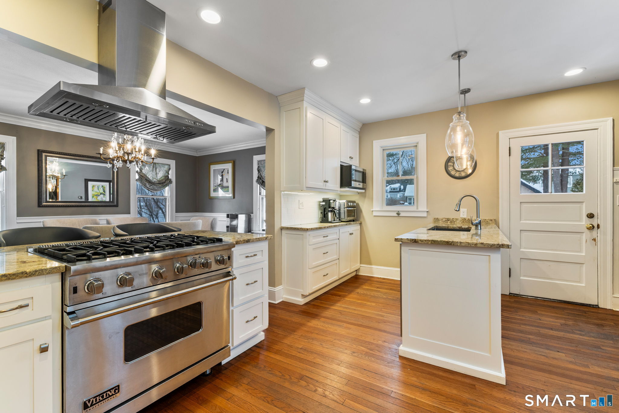 157 Four Mile Road West Hartford, CT 06107 - Photo 8 of 35